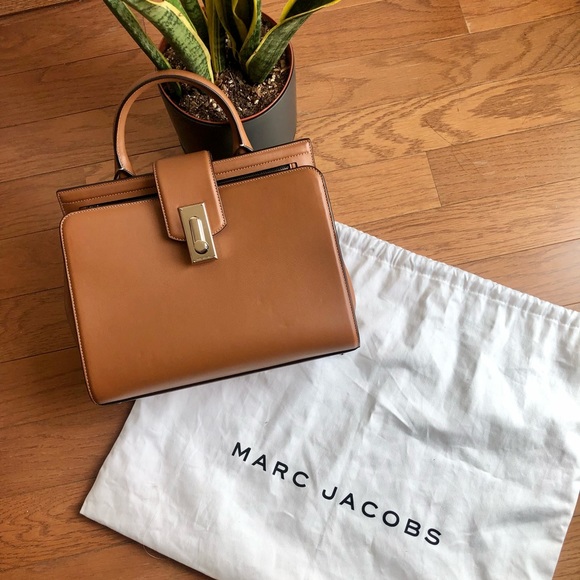 Marc Jacobs Handbags - Marc Jacobs Leather Tote Bag